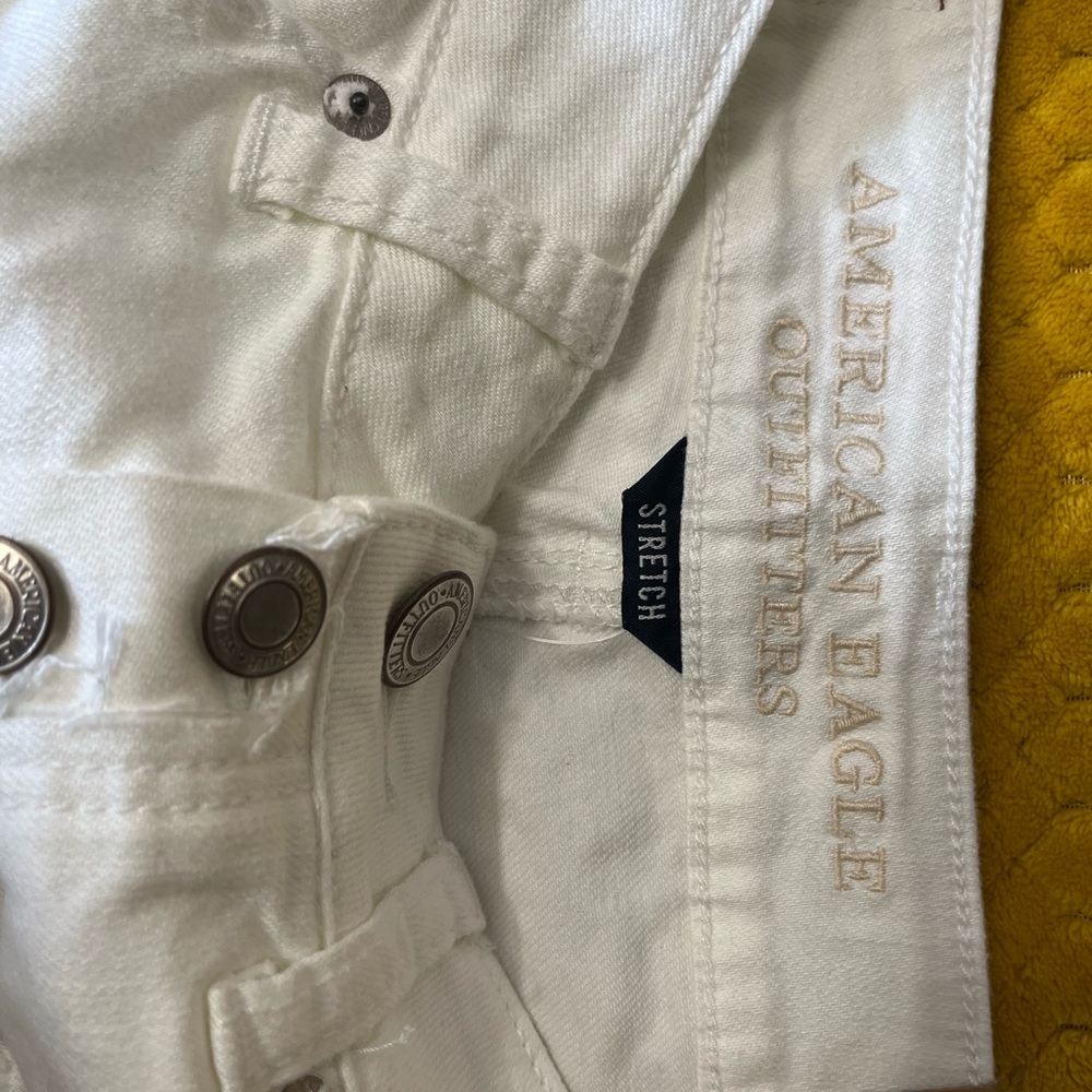 NWT American Eagle Stretch White Jean Shorts Size 4 - Picture 9 of 16